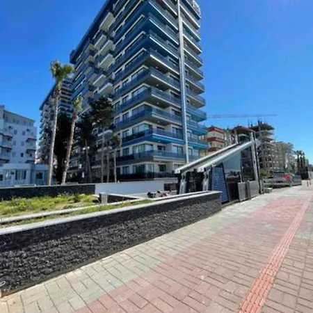 Sea View 1Br Apt - Steps To Beach - Modern Residence * ألانيا