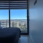 Sea View 1Br Apt - Steps To Beach - Modern Residence Apartament *