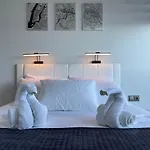 Sea View 1Br Apt - Steps To Beach - Modern Residence Alanya