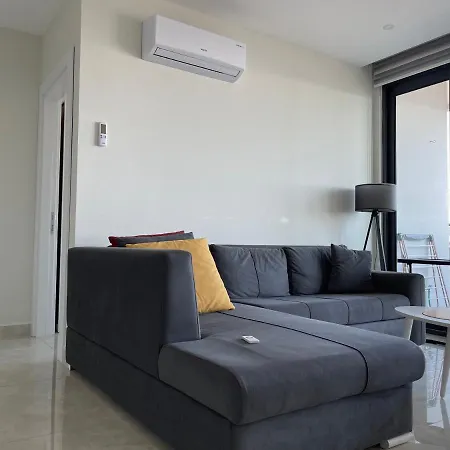 Apartment Sea View 1Br Apt - Steps To Beach - Modern Residence
