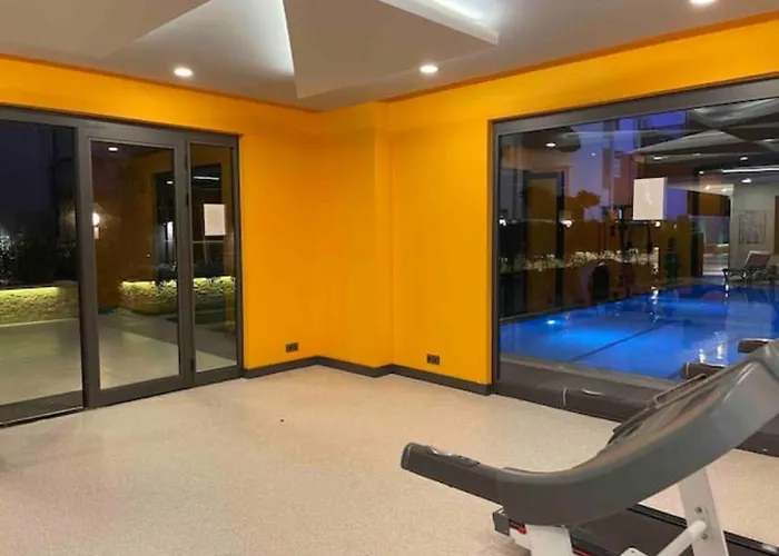 Apartment Sea View 1Br Apt - Steps To Beach - Modern Residence