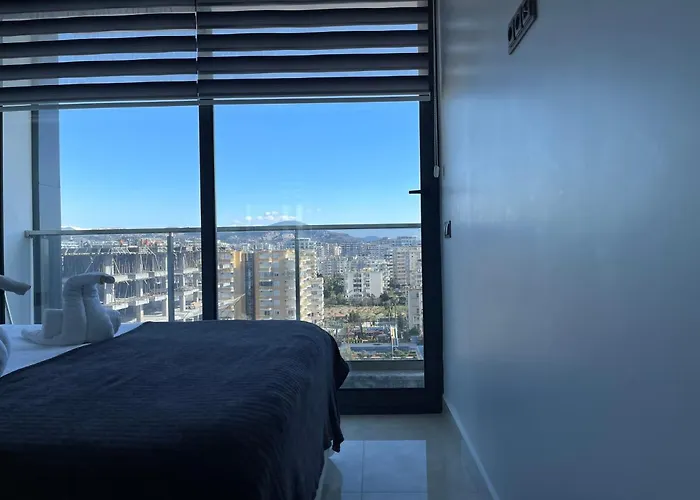 Sea View 1Br Apt - Steps To Beach - Modern Residence Apartment *