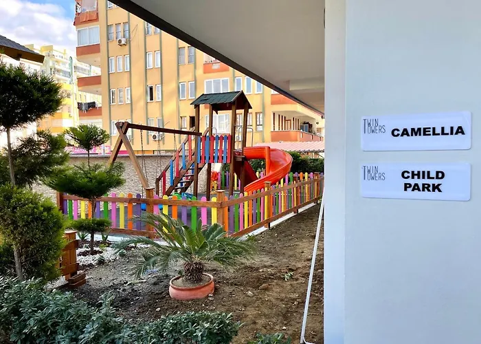 Sea View 1Br Apt - Steps To Beach - Modern Residence *