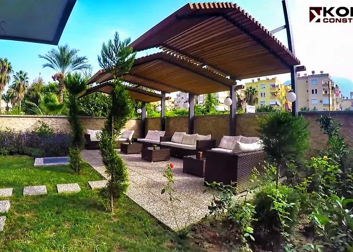 Sea View 1Br Apt - Steps To Beach - Modern Residence