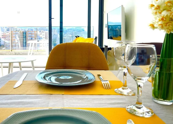 Apartment Sea View 1Br Apt - Steps To Beach - Modern Residence *