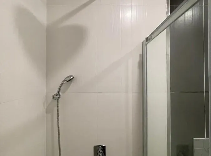 Apartment Sea View 1Br Apt - Steps To Beach - Modern Residence