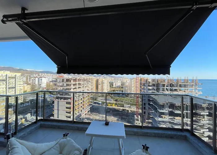 Sea View 1Br Apt - Steps To Beach - Modern Residence